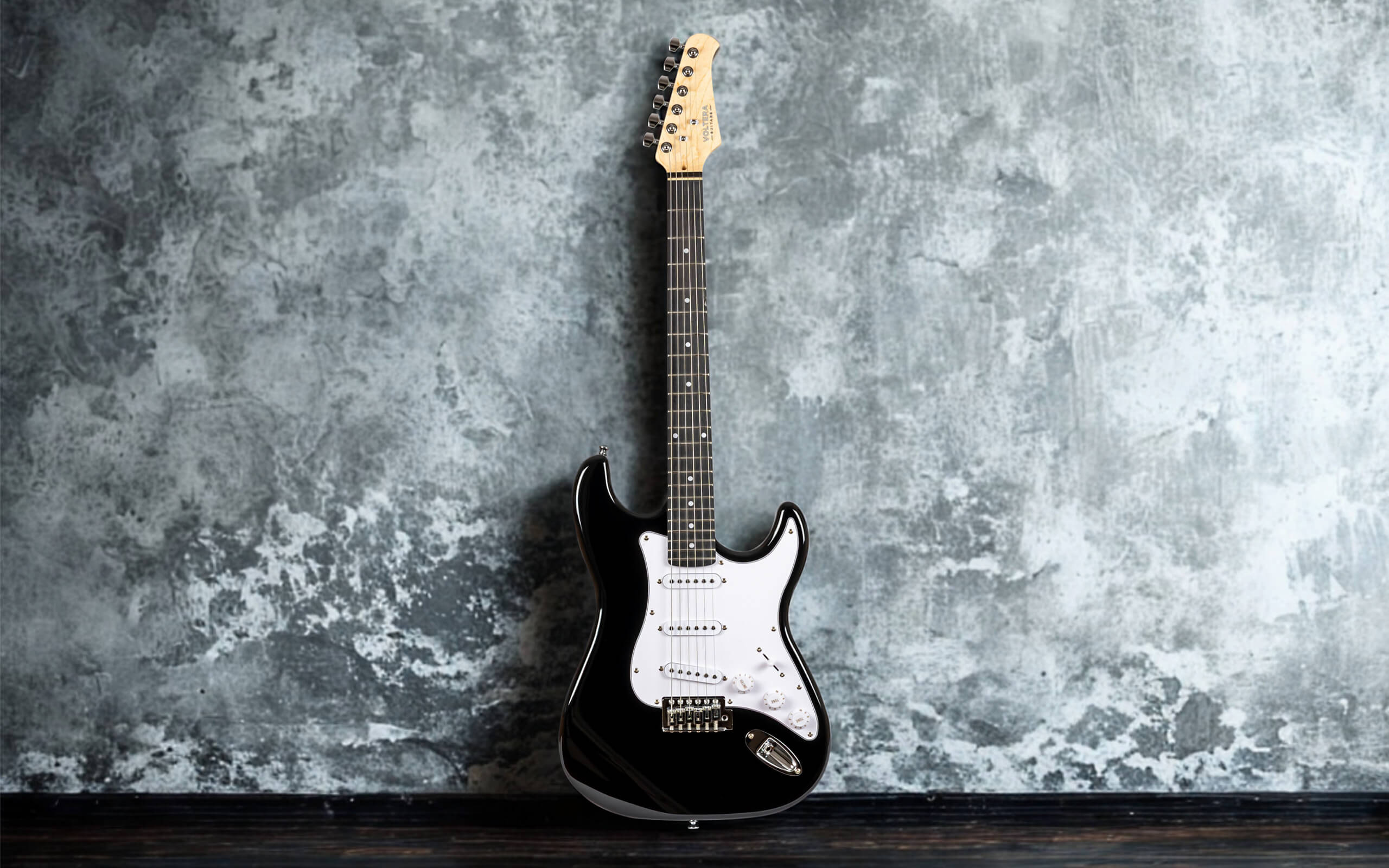 About Voltera Guitars - Black VS-400 Electric Guitar